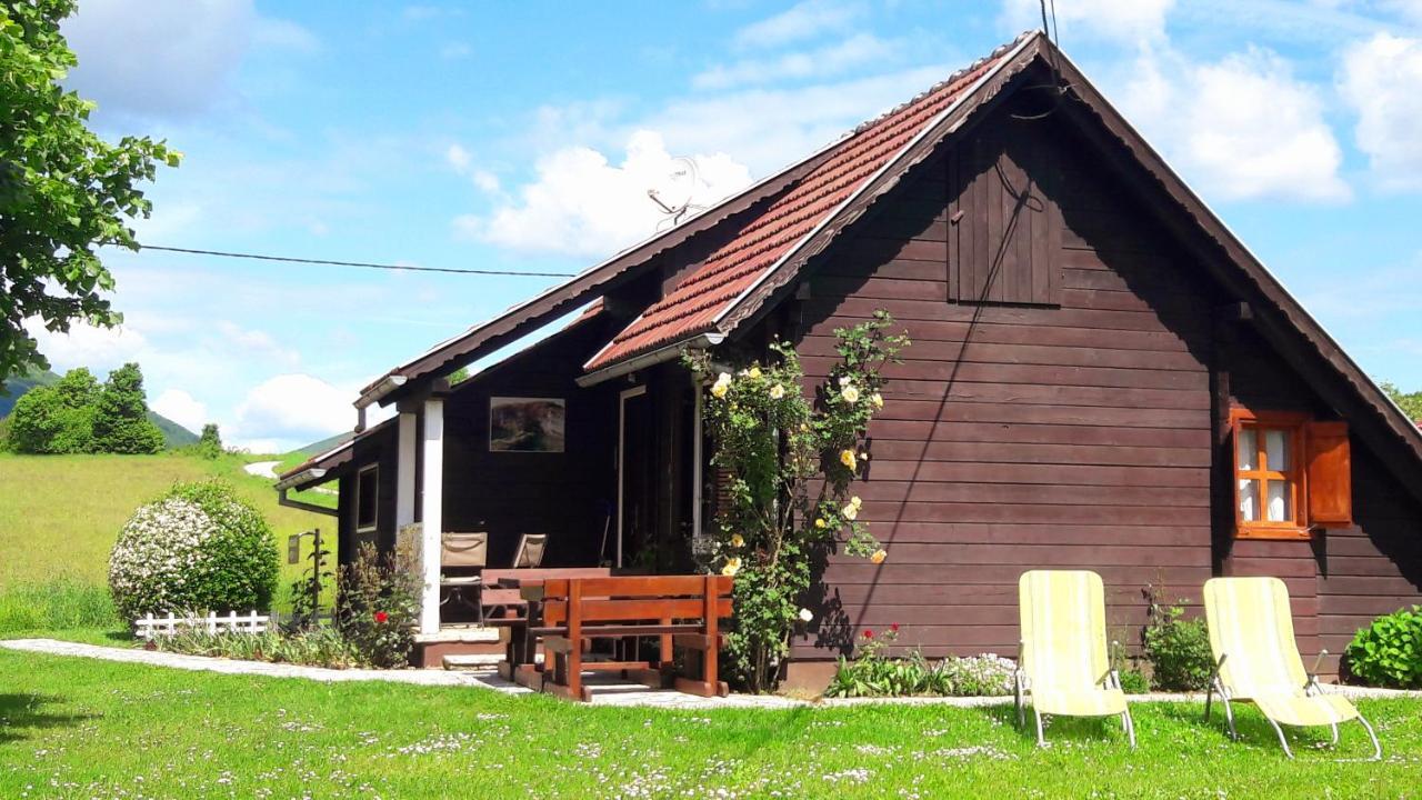 Wooden House Nela Near Plitvice Lakes Smoljanac Exterior foto
